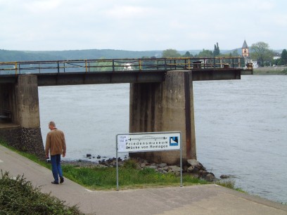 m Friedensmuseum - Brücke von Remagen angekommen.